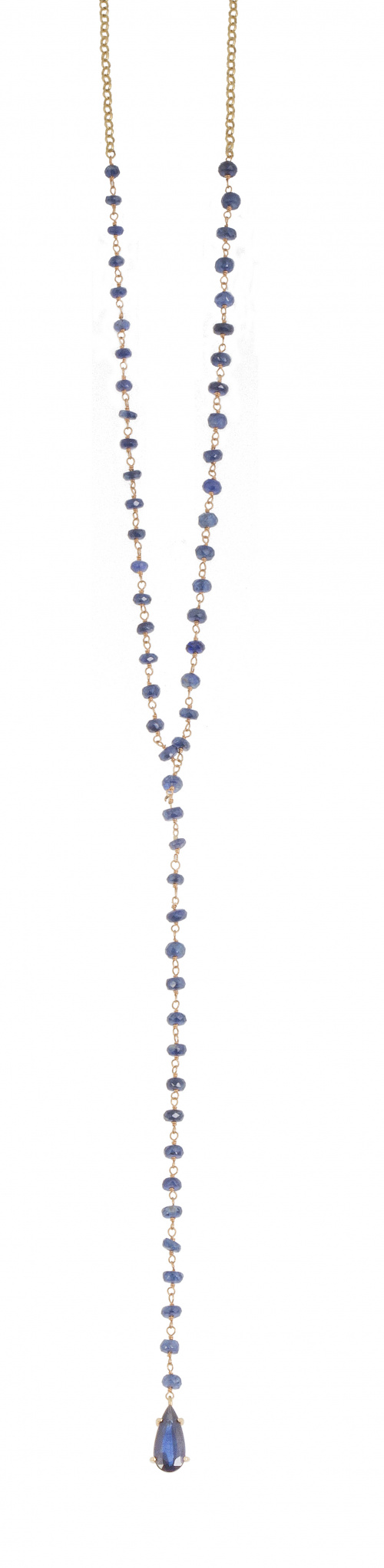 Collar de zafiros facetados unidos por eslabones de oro, re