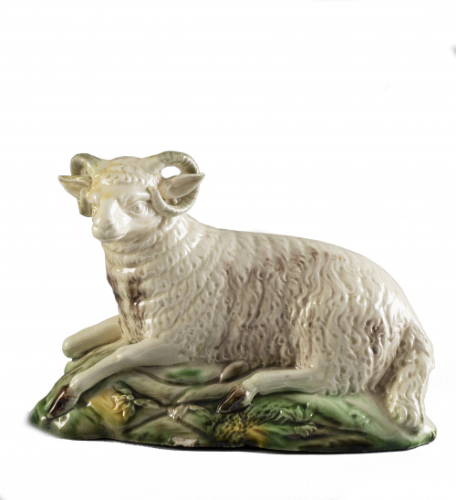 Carnero de cerámica esmaltada.Quizás trabajo portugués, S