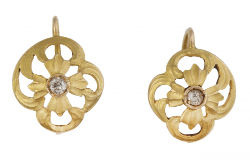 Pendientes Art-Nouveau de flor calada con un brillante cent