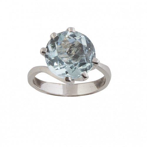 Sortija con aguamarina de talla oval en montura de garras d