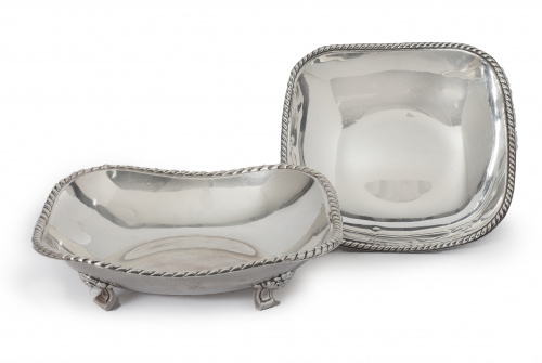 Dos centros de plata con decoración sogueada, uno más peque