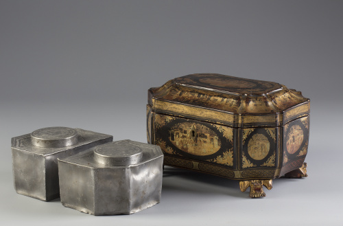 Caja de té en madera lacada y dorada.Trabajo cantonés, h.