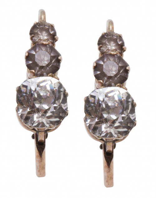 Pendientes de pp. S XX con tres símil brillante en oro amar