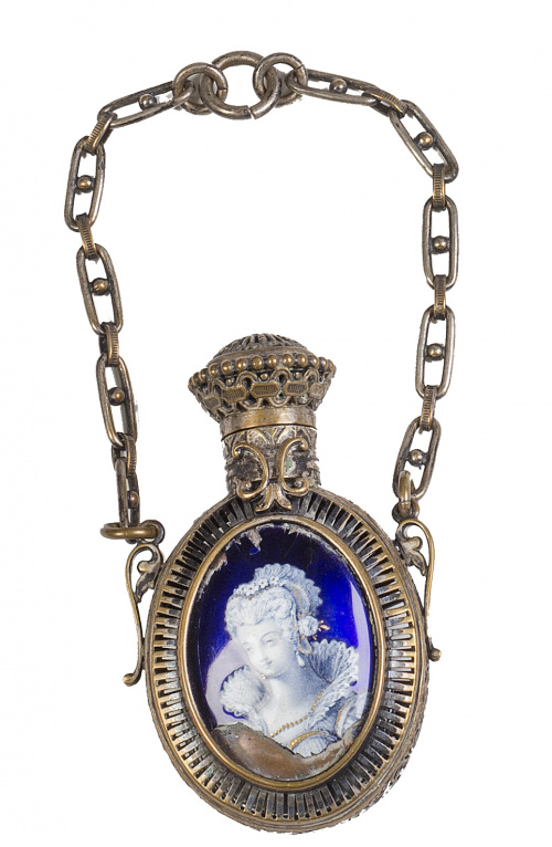 Esenciero en bronce con esmalte de dama, S. XIX