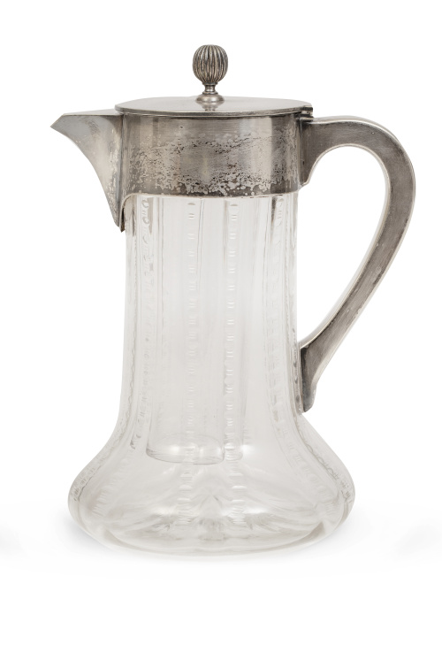 Jarro de cristal tallado y metal plateado. S. XX.