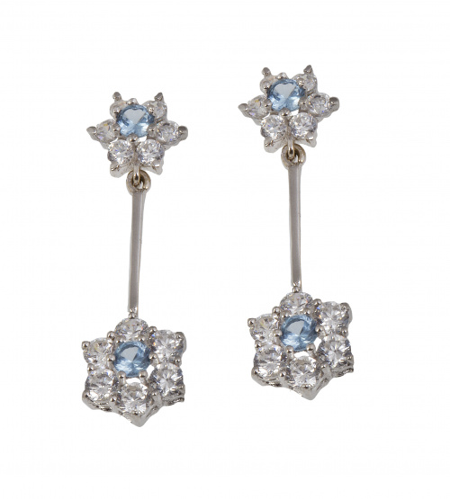 Pendientes largos con dos rosetones articulados por barra, 