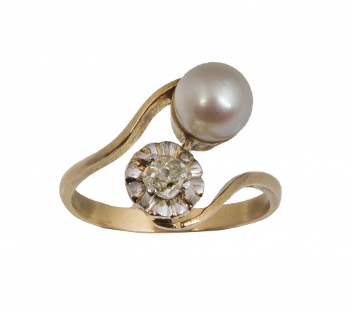 Sortija tu y yo con perla y brillante en montura de cuatro 