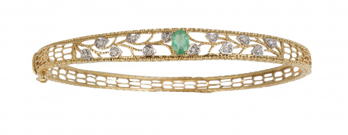 Pulsera rígida calada con esmeralda central talla oval y ho