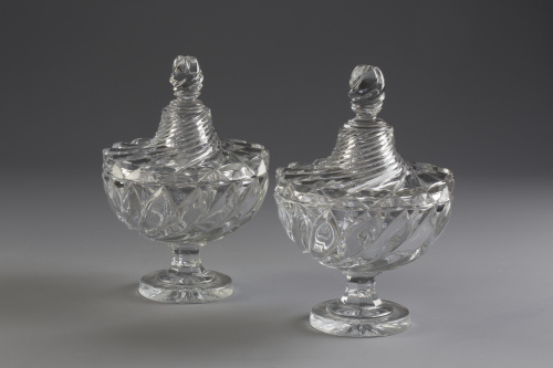 Dos compoteras en cristal tallado