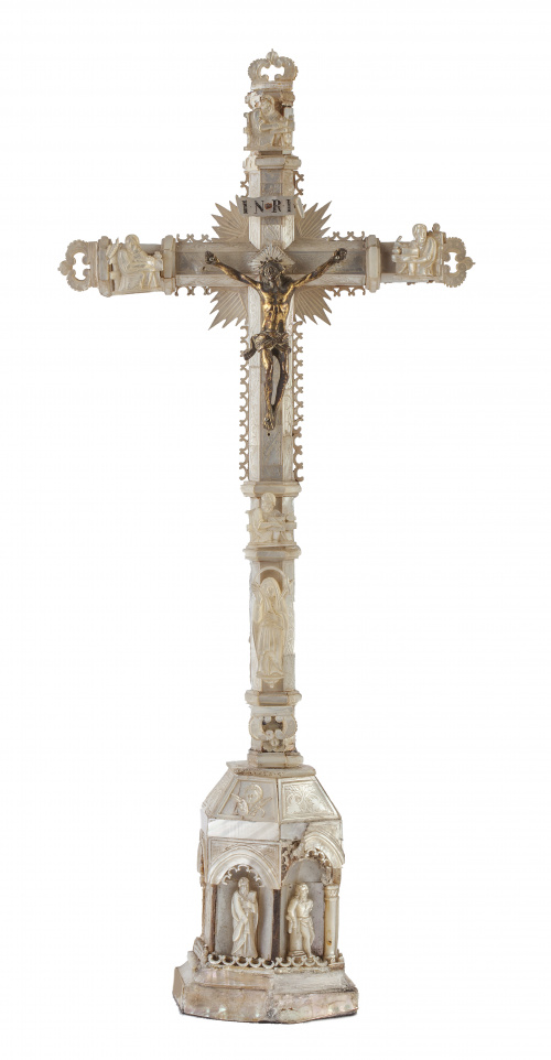 Cruz en madreperla.Recuerdo de Tierra Santa, S. XIX.