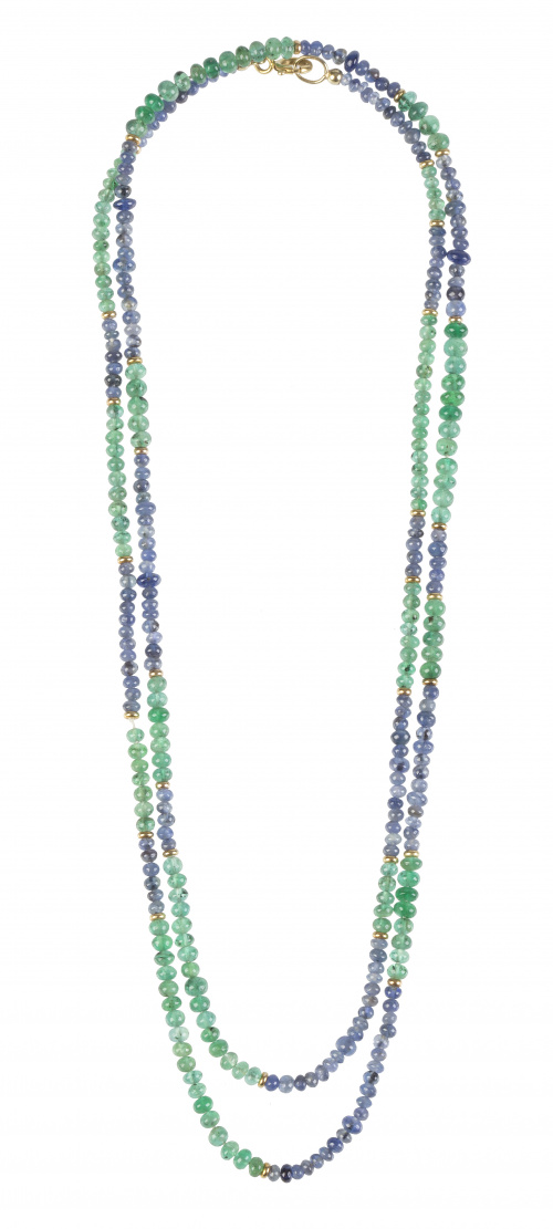 Collar largo de cuentas de esmeraldas y zafiros separados p