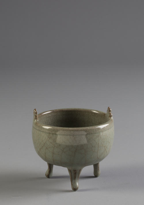 Pequeño incensario tipo celadón