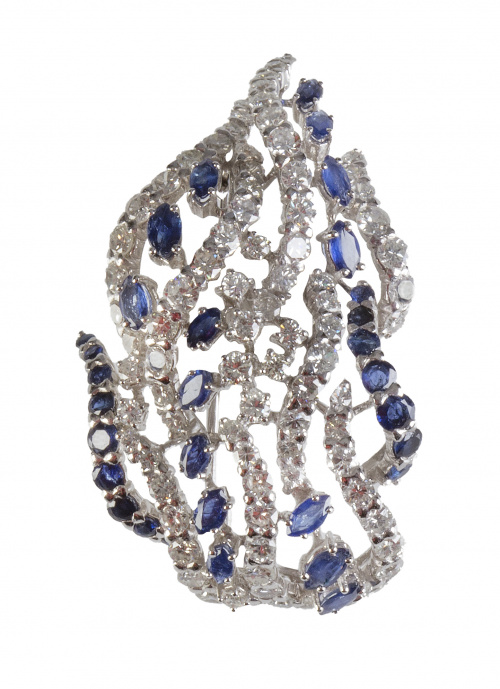 Broche de brillantes y zafiros con diseño de bandas ondulad