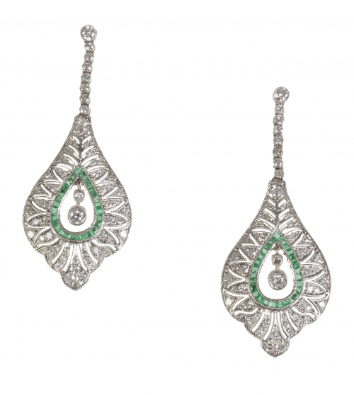 Pendientes largos Art-Decó con grandes lágrimas lobuladas d