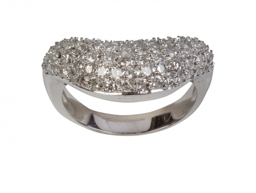 Sortija con frente de banda ondulada de pavé de brillantes