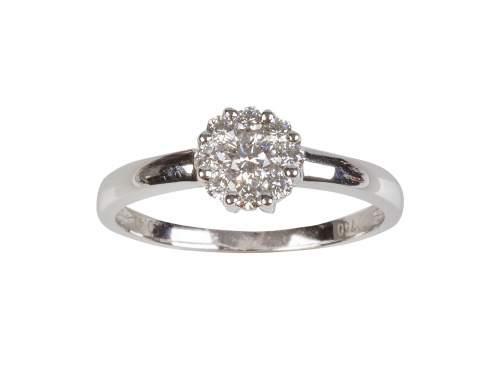 Sortija con rosetón de brillantes