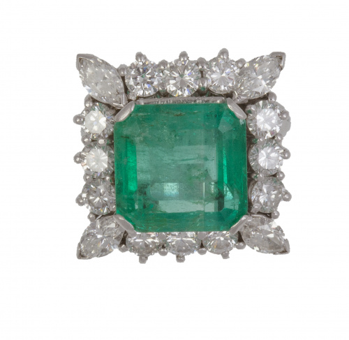 Sortija con esmeralda colombiana de talla esmeralda cuadrad