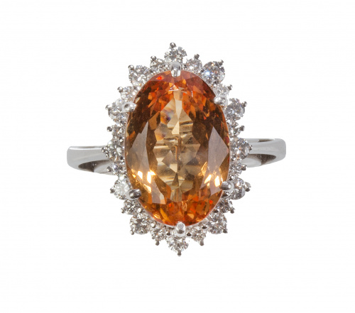 Sortija con topacio Imperial natural de 11,40 ct y talla ov