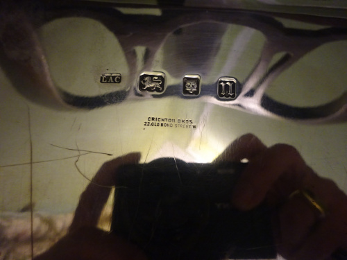 Salvilla Jorge V en plata. Con marcas, grabado en el revers