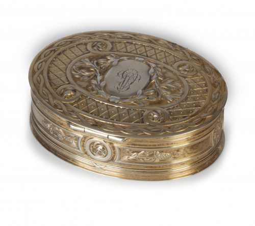 André Risler & Carrer Paris*.Caja oval en plata vermeille