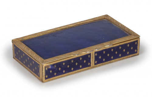 Caja en esmalte azul, montada en plata dorada.Italia, pri
