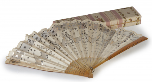 Abanico imperio de simil carey con lentejuelas y tela, form