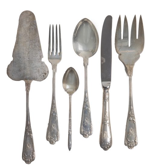 Cubertería de plata de estilo Luis XV de la cruz de Malta, 