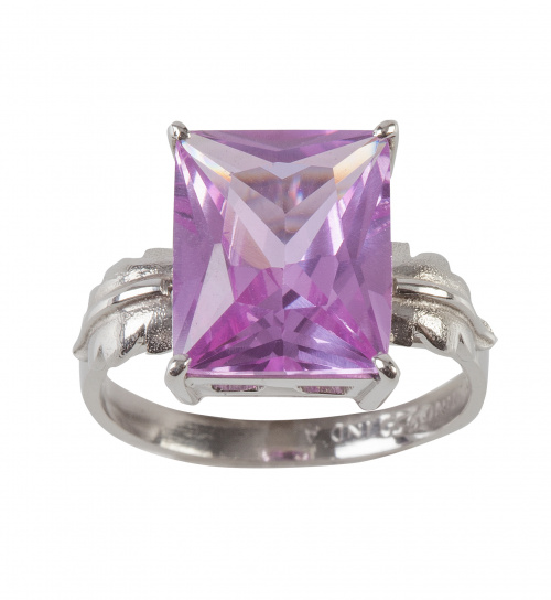 Sortija con rosa de francia de talla rectangular en montura