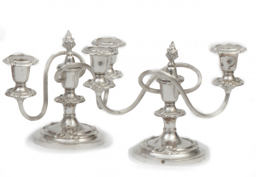 Pareja de candelabros desmontables de plata, pp. del S. XX.