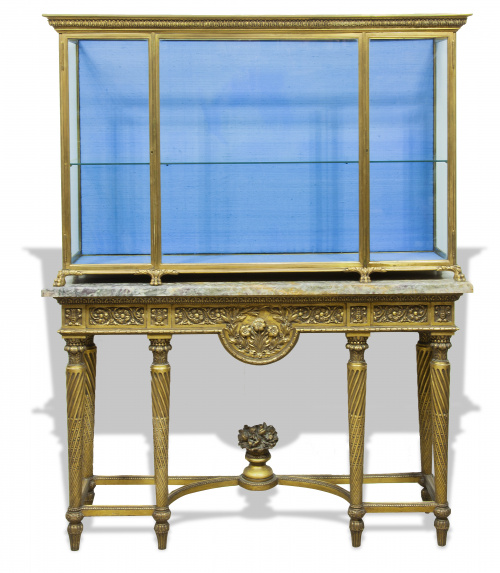 Consola de madera tallada y dorada con vitrina de metal dor