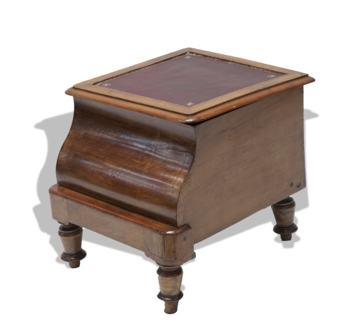 Orinal en madera de nogal.Inglaterra, S. XIX.