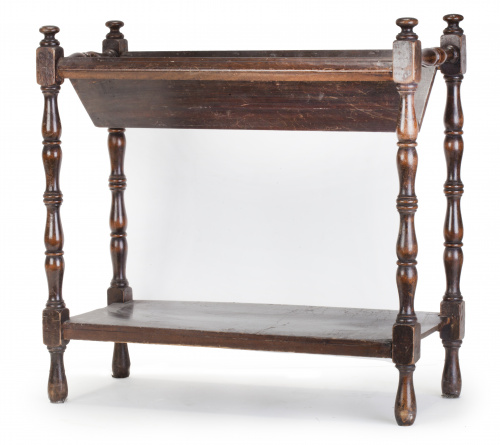 Estanteria baja en madera tallada, S. XX.