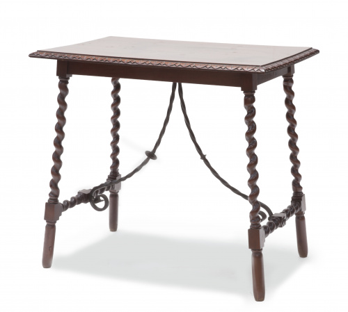 Bufete de madera de nogal con fiadores de hierro siguiendo 