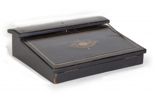 Escritorio Napoleón III de madera ebonizada e incrustacione