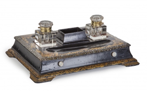 Tintero victoriano en papier mâché con incrustaciones de ná