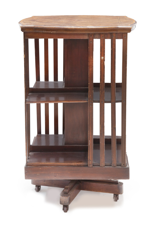 Revolving eduardino de madera tallada.Inglaterra, pp. del