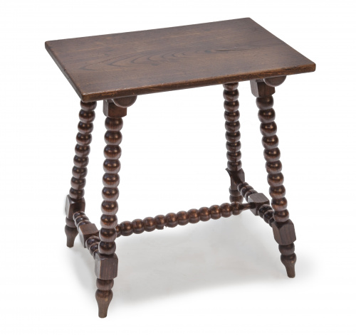 Bufete de madera de nogal, patas de torneado de lenteja.E