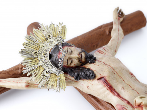 “Cristo”Escultura en madera tallada y policromada, con cl