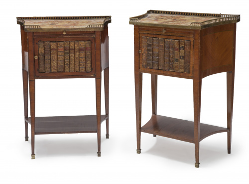 Pareja de mesas de noche.En el estilo Jorge III, época Ed