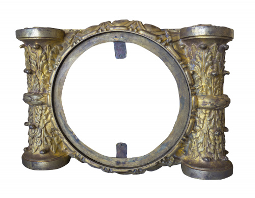 Pareja de columnas en granito rosa con capitel dorado de or