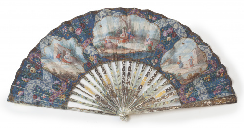 Abanico con país pintado simulando encaje y decoración flor