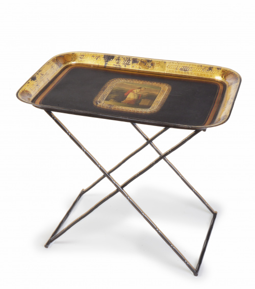 Bandeja de latón pintado y dorado, cartela con una Alegoría