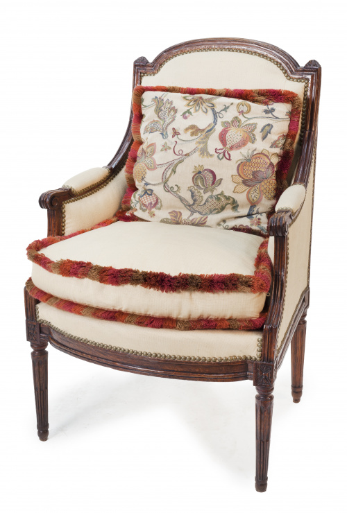 Bergere Luis XVI de madera de haya tallada, respaldo en "an