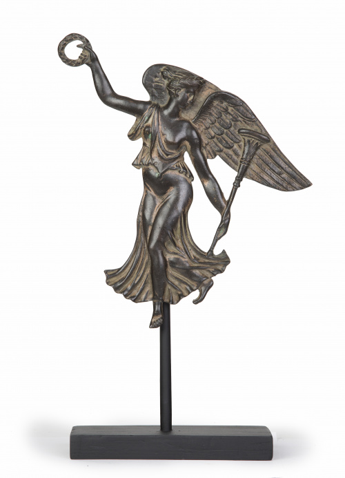 Figura clásica alada de bronce, S. XIX.