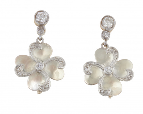 Pendientes con diseño de trébol de cuatro hojas, con brilla