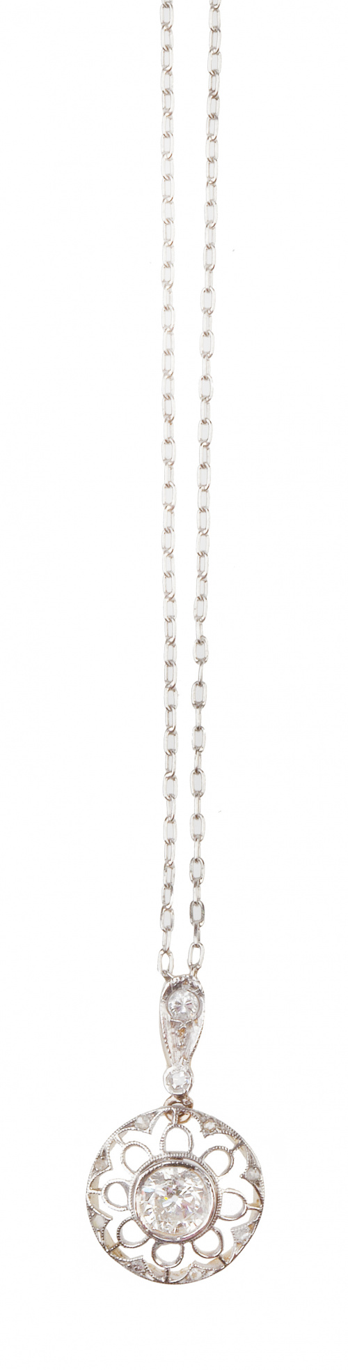 Colgante de pp. S. XX con un brillante de 0,40 ct en marco 