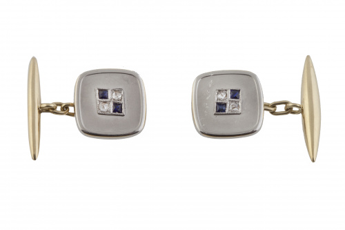 Gemelos cuadrados Art-Decó con centro de diamantes y zafiro