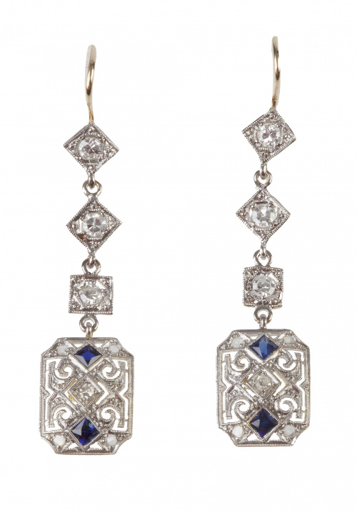 Pendientes largos estilo Art-Decó con rectángulo calado de 