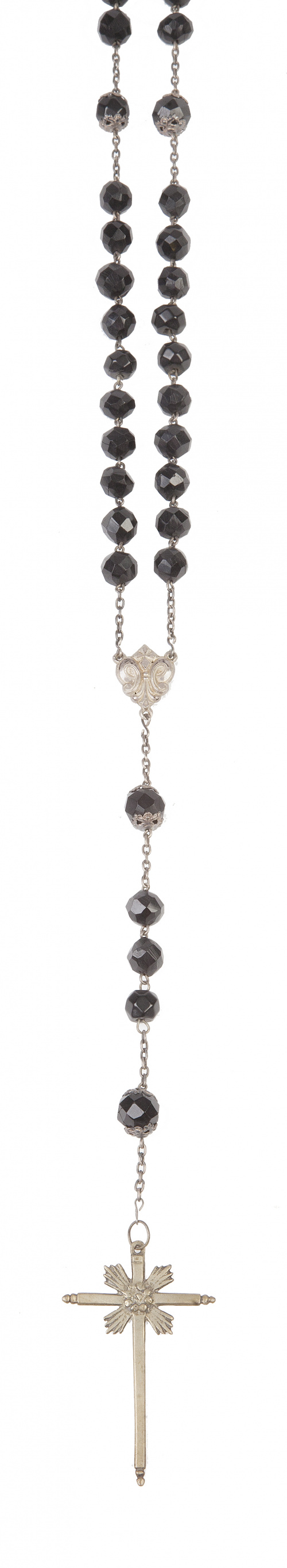 Rosario con cuentas de azabache facetadas con entrepiezas e
