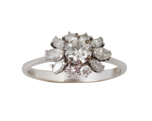 Sortija años 50 con brillante central en orla de diamantes 